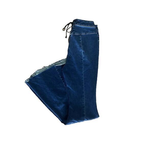We The Free People Bell Bottom Flare Crvy Jeans Size 28 Dark Wash Raw Hem‎ - Picture 4 of 12